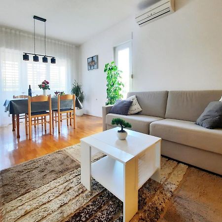 Apartment Violetta-Punta ウマグ エクステリア 写真